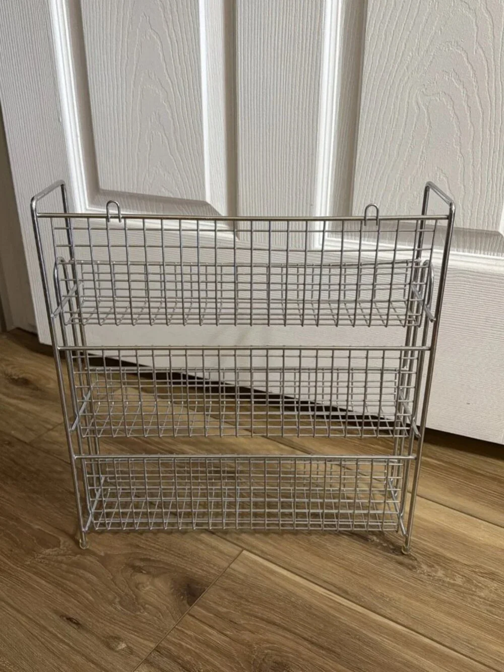 3-Tier Sturdy Metal Spice Rack - Freestanding or Wall Mounted - Silver